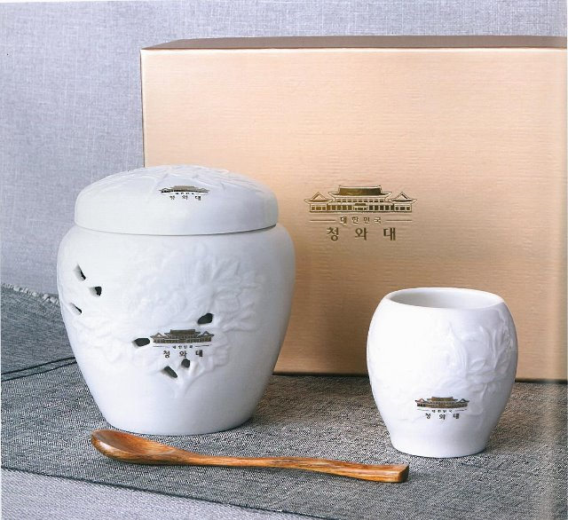 \'프로폴리스 꿀 세트\' 청와대 기념품 개발