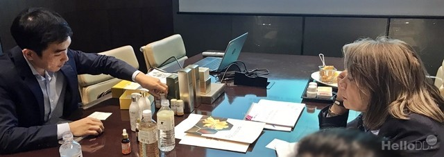  서울프로폴리스(주), 명품 \'에스티로더\' 홀렸다