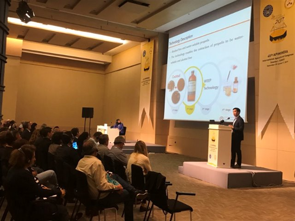 The 45th APIMONDIA International Apicultural Congress - SEOUL PROPOLIS\'s Presen...